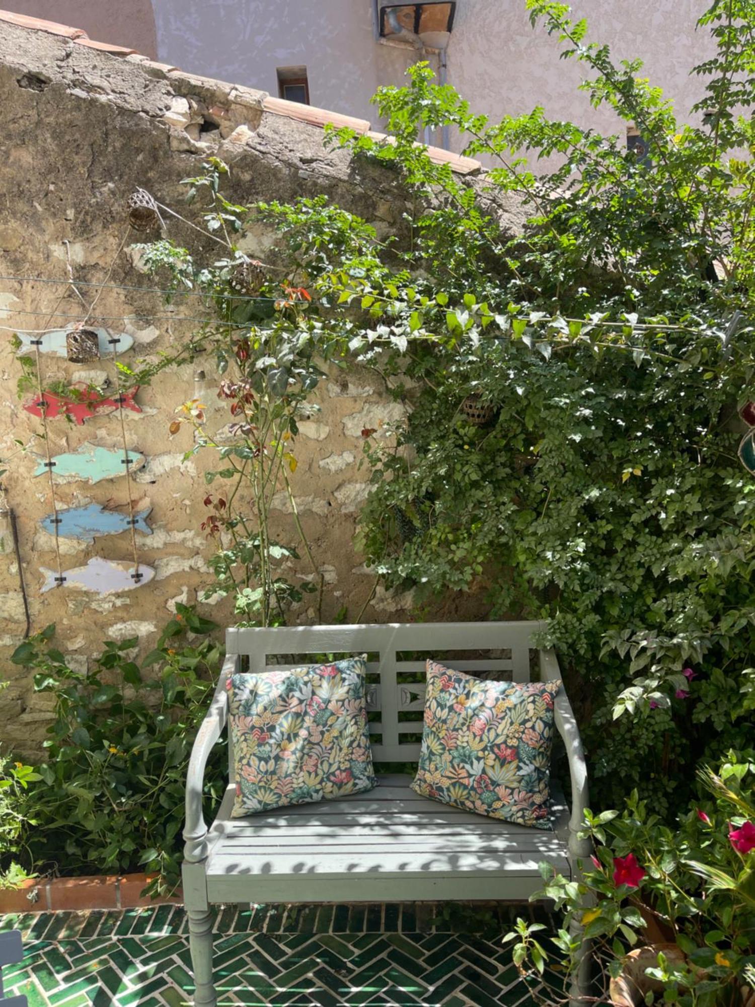 Petit Patio - 2 Chambres - Centre Ville - Climatisation Cassis Luaran gambar